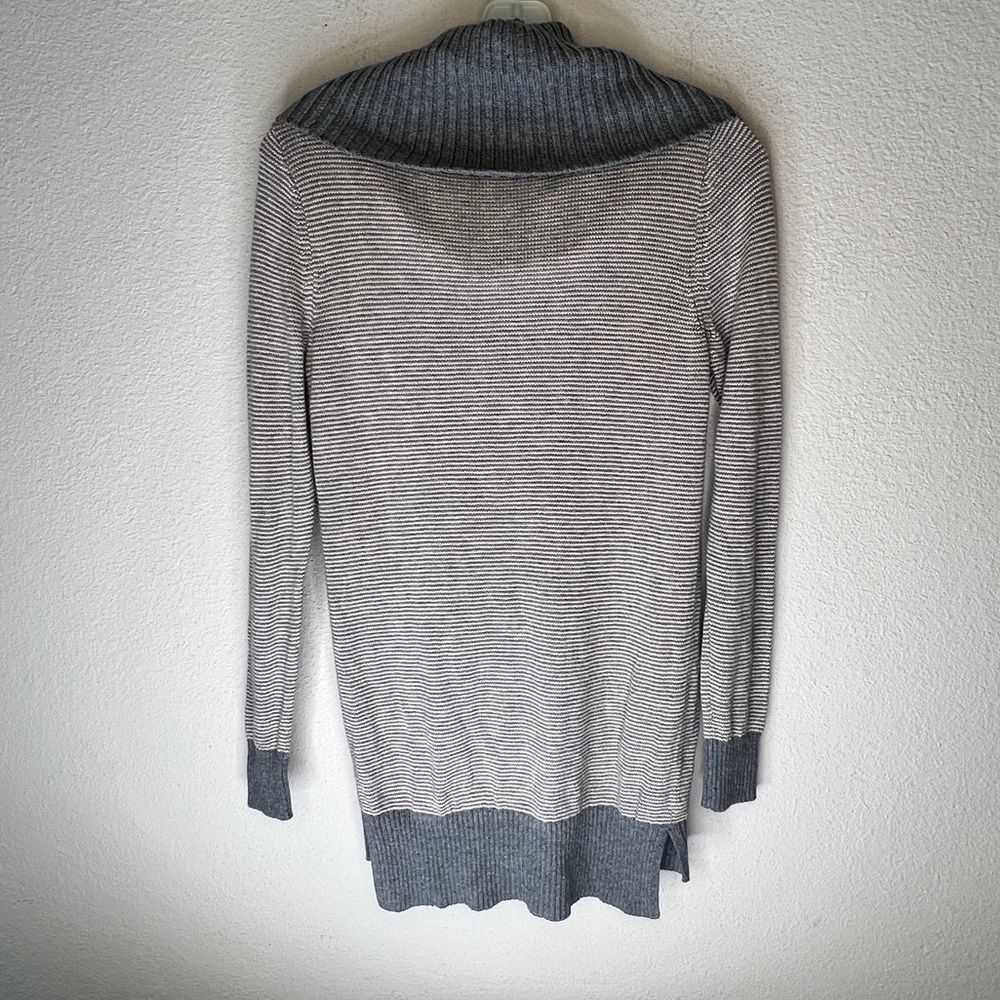 Loft Sweater‎ - Picture 4 of 6